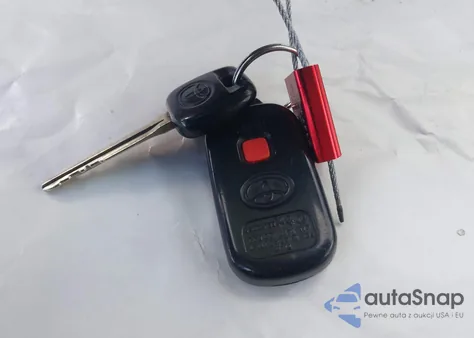 2002 Toyota Camry Le z USA, uszkodzony, nr VIN 4T1BE32K32U008112